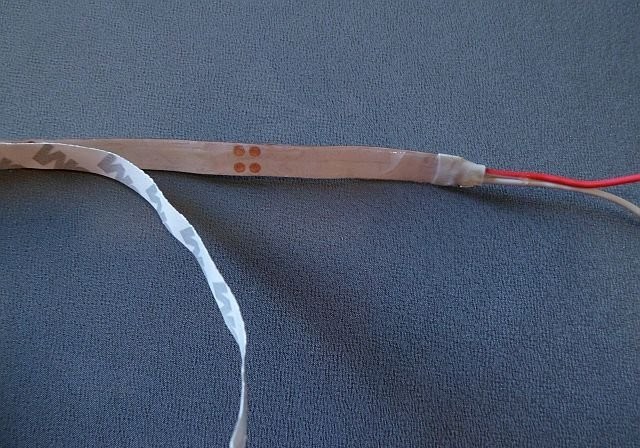 Заднее клейкое покрытие светодиодной ленты