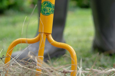 Вилы садовые 3 зубые Торнадо