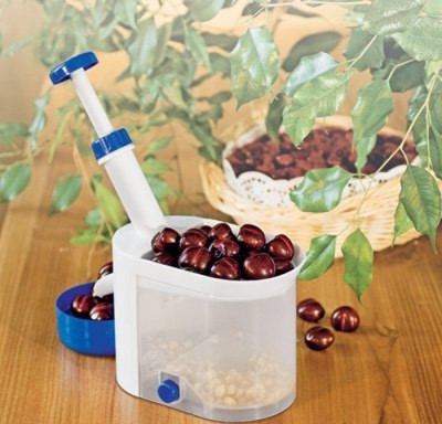 Косточка удалитель косточковыдавливатель с контейнером 1,5л МВ 25985