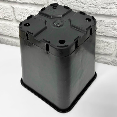 Горшок для рассады твердый квадрат 11л (2)