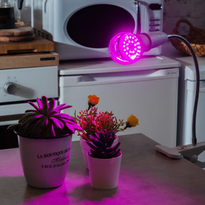 Лампа для растений Био А60-9W-Е27 UNIEL LED-A60-9W/SP/E27/CL ALM01WH